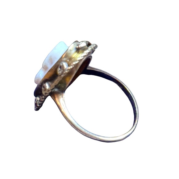 Antique 10k gold Elegant carved shell Cameo Ring - Picture 2 of 6